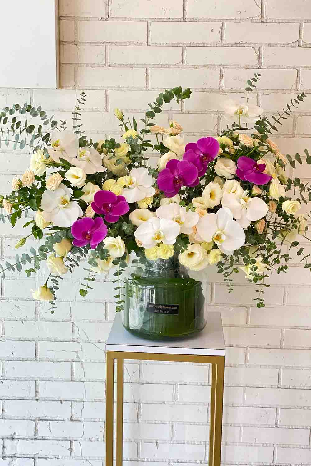 سایز بزرگ گلدان شیشه ای(۶۰ سانت)با ارکیده