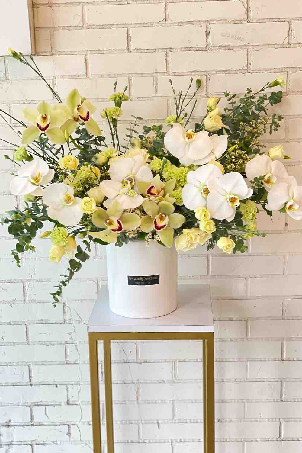 دیزاین ارکیده های سفید و سبز نلی(۵۰ سانت)