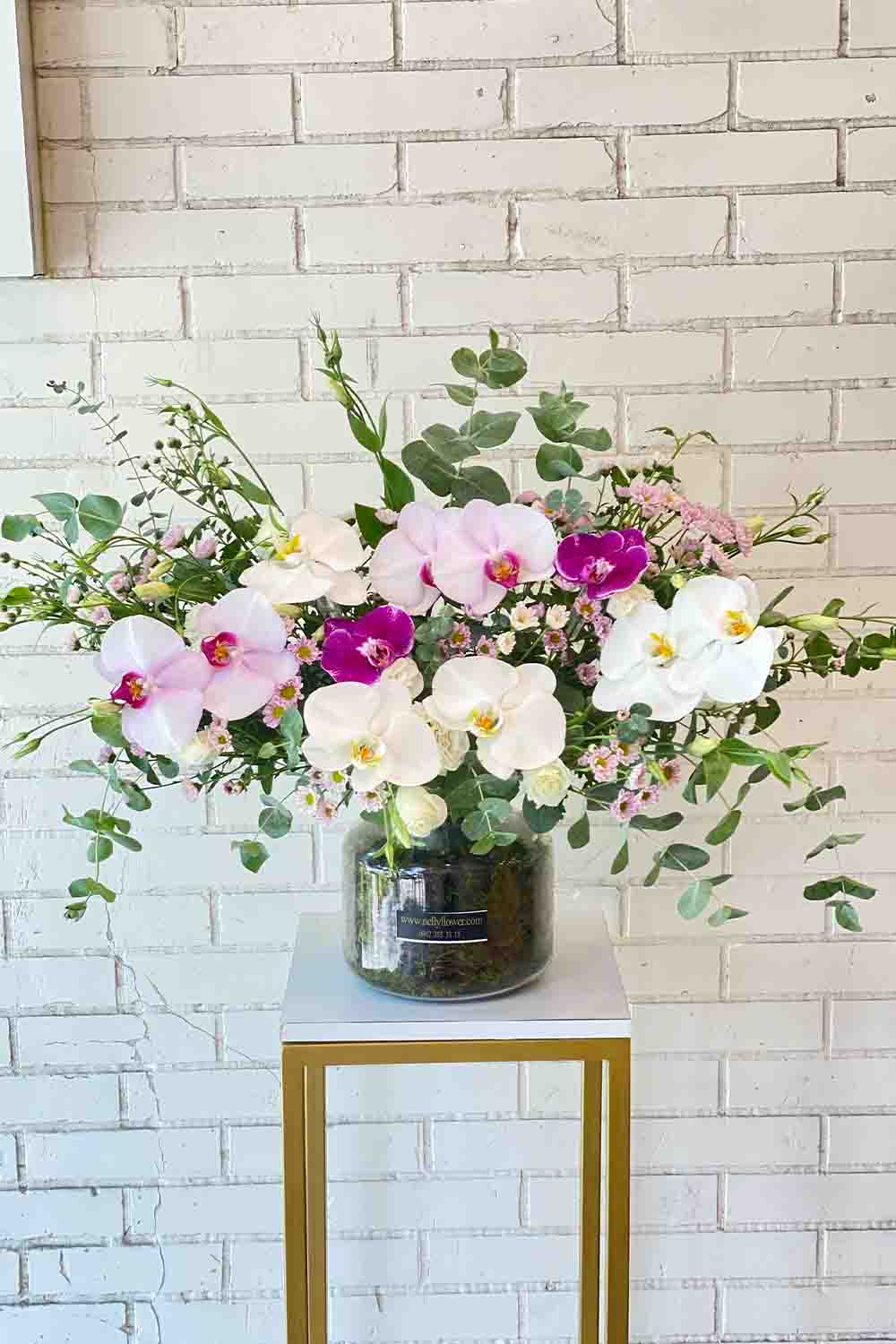 دیزاین ارکیده های رنگی گلدان شیشه ای(۴۵ سانت)